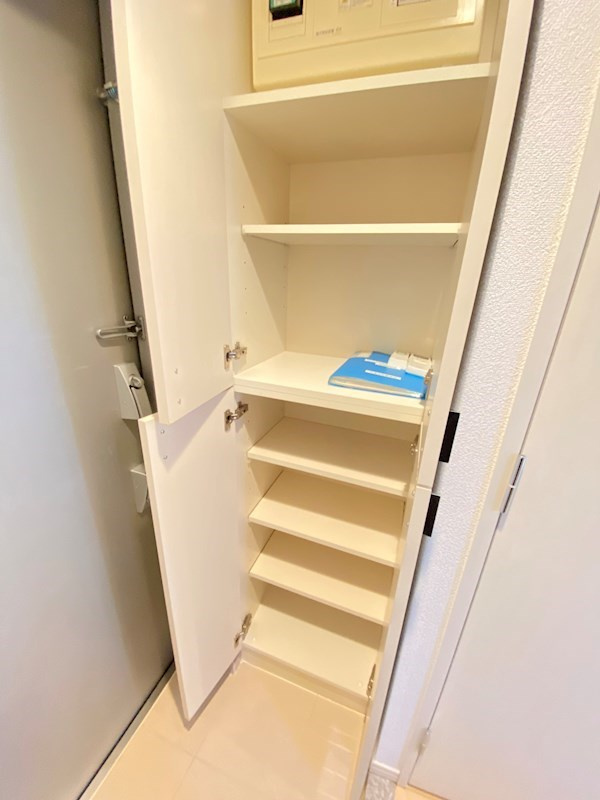ラクラス学芸大学の玄関