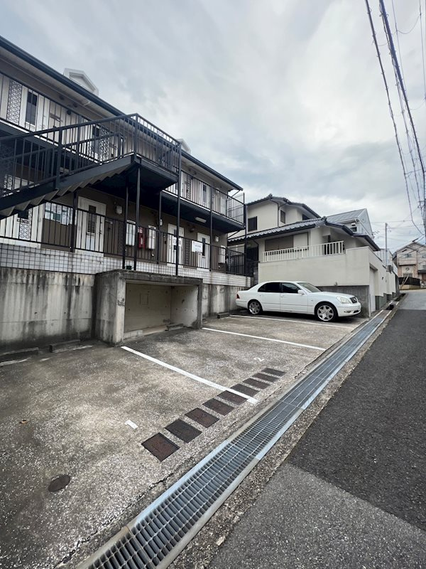 メゾン ド アヴニール名谷の駐車場|駐車スペースもあります