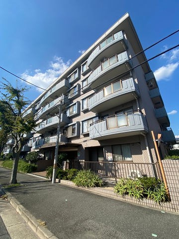 ドルチェ甲子園の外観