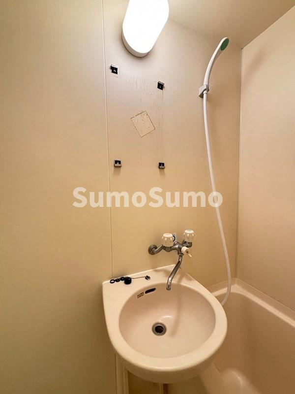 スライビング冷泉の洗面所