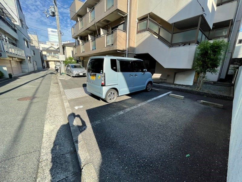 ル・シェルンパートⅡの駐車場