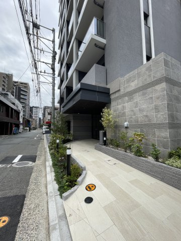 シーズンフラッツ渡辺通のエントランス