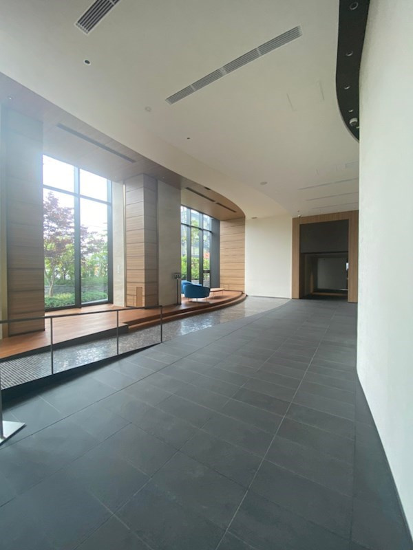 摩耶シティStation Gateのロビー