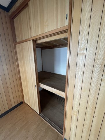 天神町５丁目貸家の収納