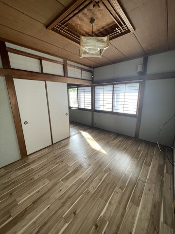 天神町５丁目貸家の居間・リビング