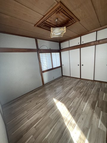 天神町５丁目貸家の居間・リビング