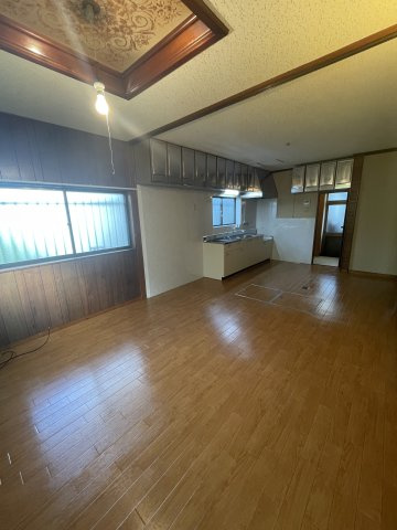 天神町５丁目貸家の居間・リビング