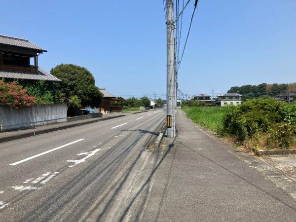 丹川　土地【建築不可】の前面道路含む現地写真|前面道路含む現地(2026年8月撮影)