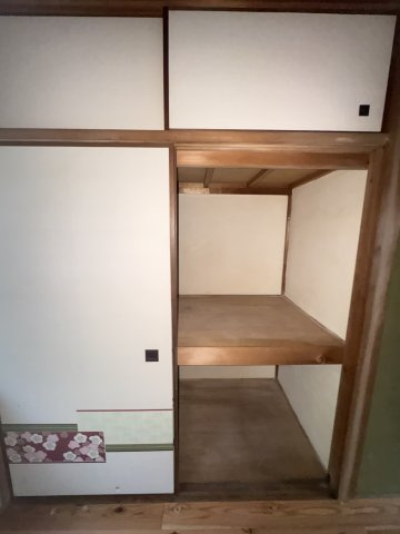湊山町貸家の収納