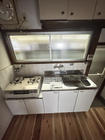 湊山町貸家のキッチン