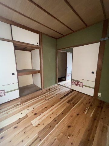 湊山町貸家の寝室