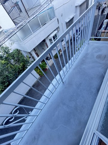 湊山町貸家のバルコニー