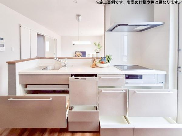 曙台2丁目　新築の内観：施工例|キッチン　施工事例写真　※写真はイメージです。実際の仕様や色とは異なる場合があります。