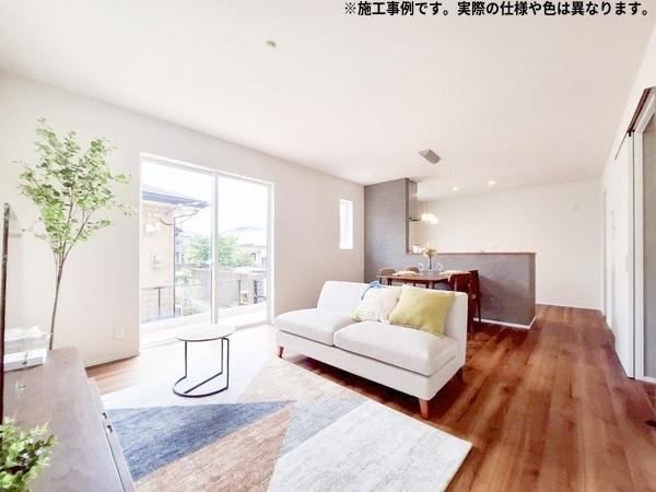 曙台2丁目　新築の内観：施工例|リビング　施工事例写真　※写真はイメージです。実際の仕様や色とは異なる場合があります。