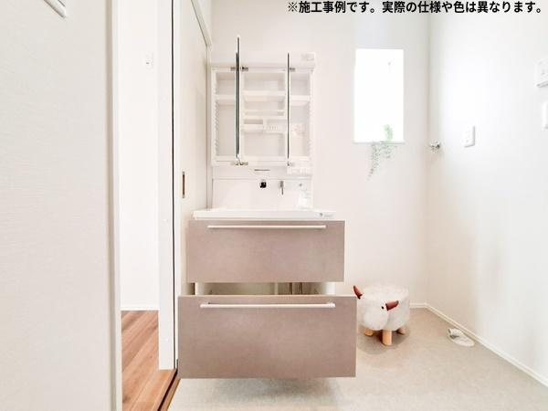 曙台2丁目　新築の内観：施工例|洗面台　施工事例写真　※写真はイメージです。実際の仕様や色とは異なる場合があります。