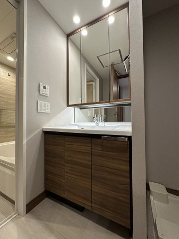 グランドメゾン新梅田タワーTHE　CLUB　RESIDENCEの洗面所