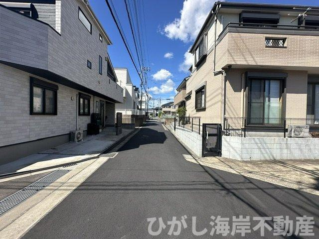 茅ヶ崎市高田4丁目　売地　全９区画の前面道路含む現地写真|現地外観