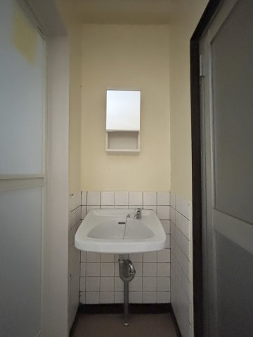 六甲台マンションの洗面所