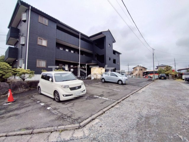 フレアプランドールの駐車場|高崎、前橋のお部屋探しはエンドスケープまで！お客様の理想お聞かせ下さい♪