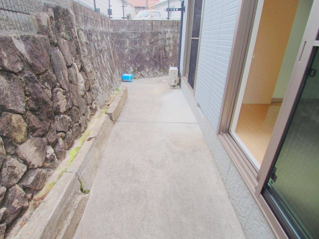ラフィーネM A棟の庭