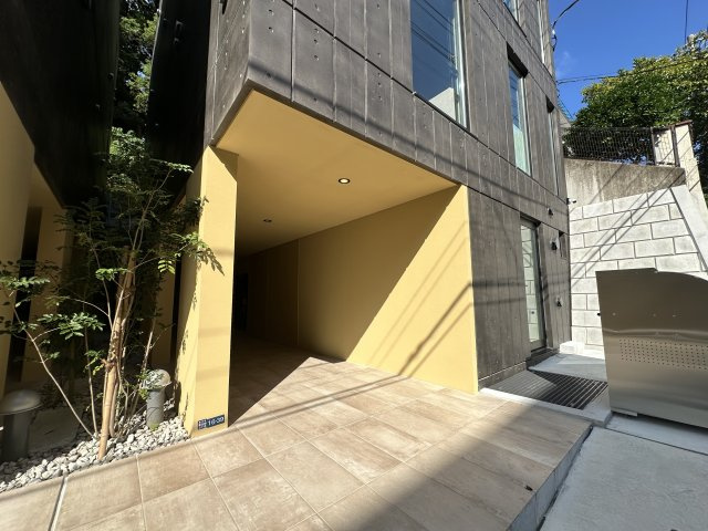 ＧＲＡＮ ＰＡＳＥＯ 島津山Ｅａｓｔのエントランス|落ち着いたエントランスです