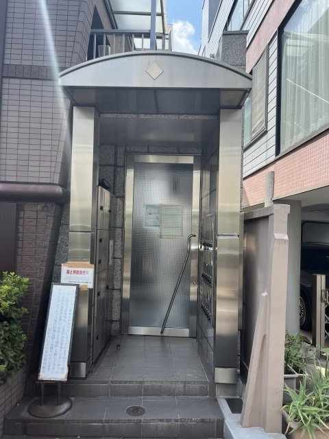 菱和パレス中落合のエントランス|建物の内部です