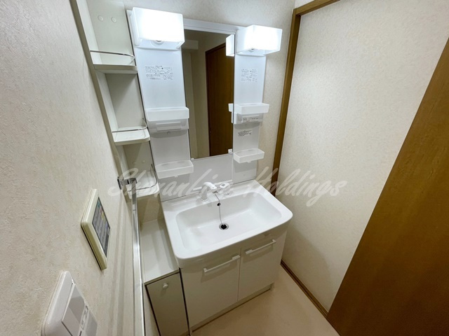 横浜市戸塚区戸塚町の賃貸マンションの洗面所