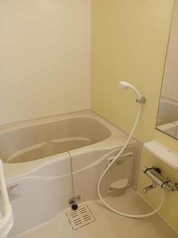 エストレージャの浴室|コンパクトで使いやすいお風呂です