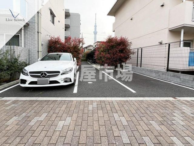 ヴァレッシア曳舟アンベリールの駐車場