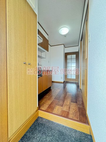 コンフォールHIの玄関