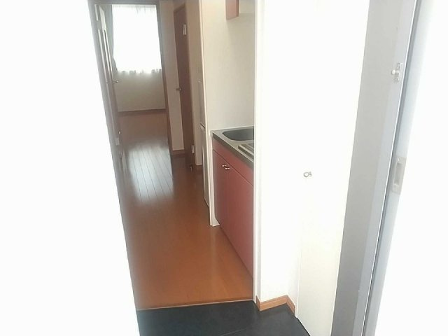 レオパレスクラージュの玄関|明るい玄関です