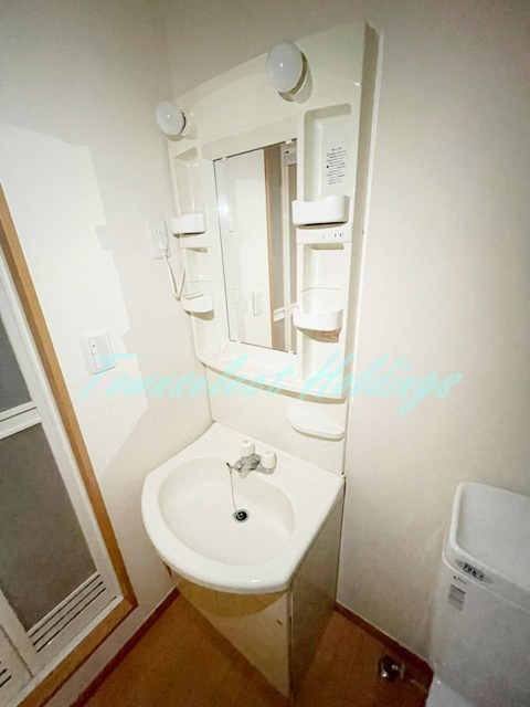 鎌倉市岡本２丁目の賃貸マンションの洗面所