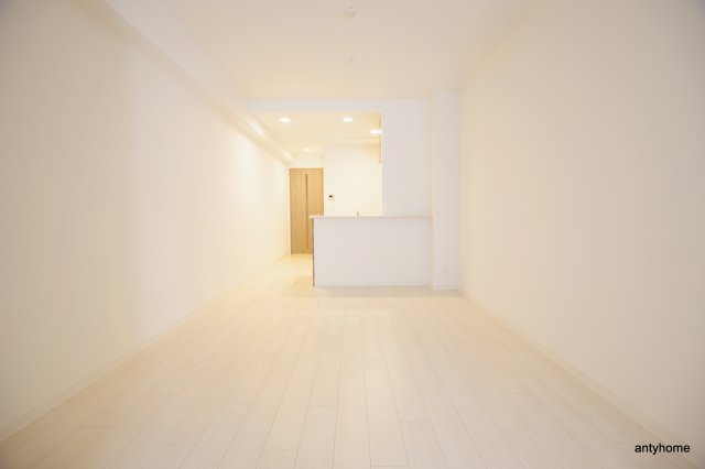 ラフォルム鎗屋町 仲介手数料無料の居間・リビング