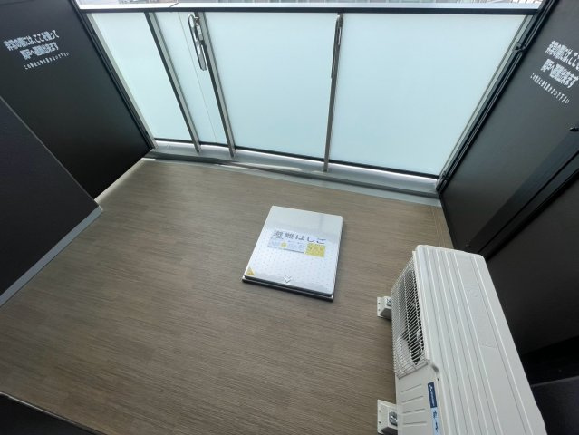 コンフォリア・リヴ本町WEST　Qのバルコニー