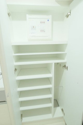 【内装】 | PREMIUM CUBE 池袋要町 | 内装は落ち着いています