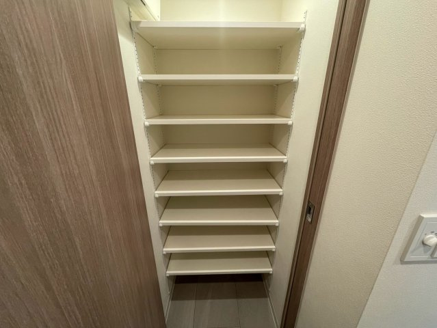 コンフォリア・リヴ本町WEST　Qの収納