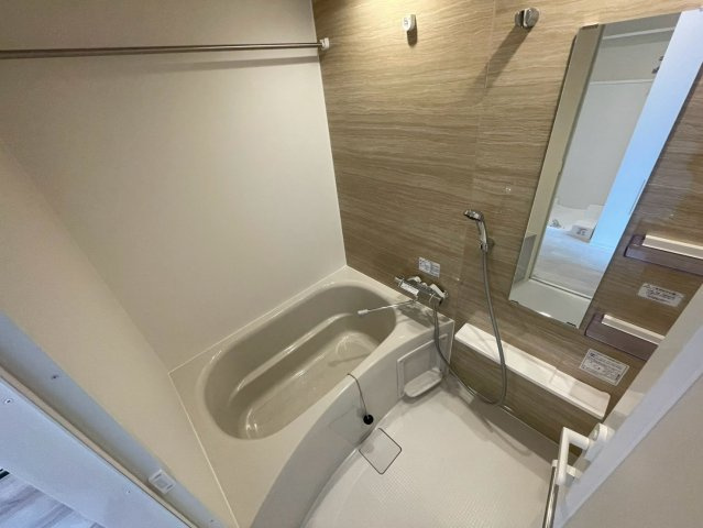 コンフォリア・リヴ本町WEST　Qの浴室