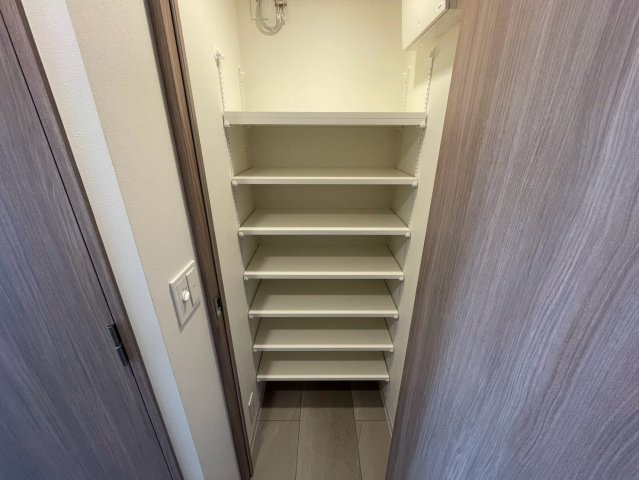 コンフォリア・リヴ本町WEST　Qの収納