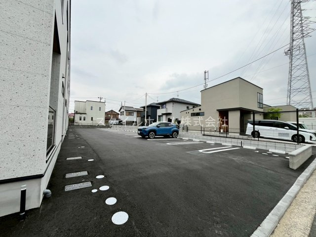 アールズハウスNODAの駐車場