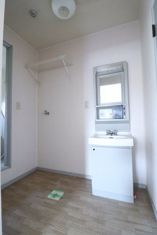 新屋ハイムの洗面所