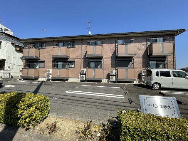 メゾンまるえの駐車場