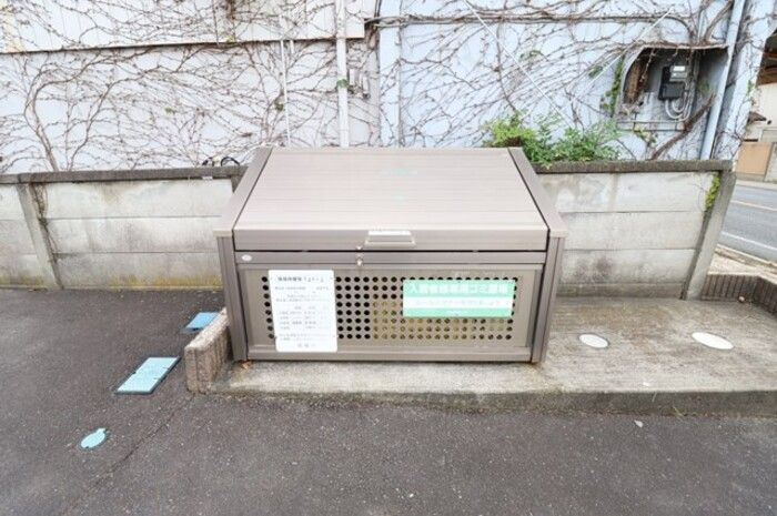 メゾンまるえ