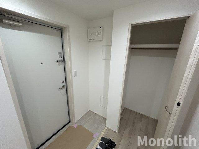 フジパレスレーヴⅡ番館の玄関