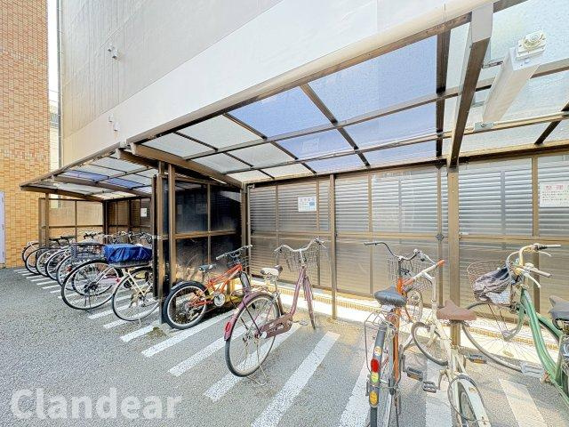 ダイアパレス亀戸・立花の駐輪場|ドキドキの新生活も、安心してスタート。ぴったりの住まいを見つけませんか？クランディアが一緒に住まい選びをサポートします‼　まずは、お気軽にお問合せください　＃クランディア