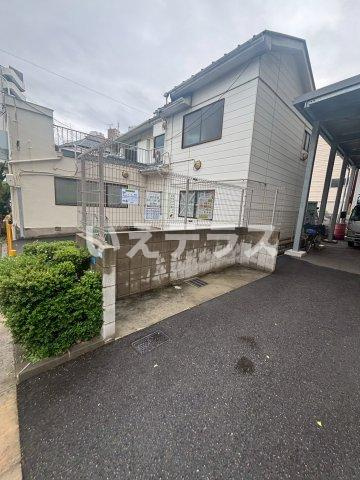 レユシール塚本の駐車場