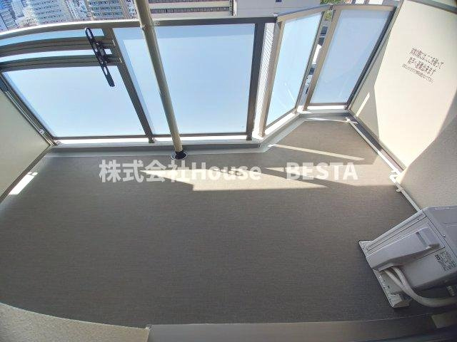 セレニテ神戸駅前アリエのバルコニー