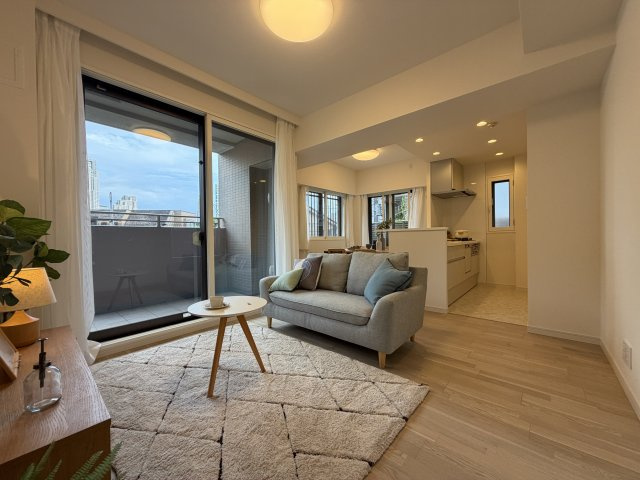 中野区本町１丁目の中古マンションの居間・リビング