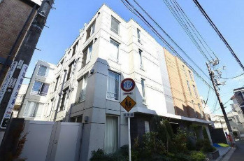 【外観】 | ｑｕａｄｏｒ中野 | 落ち着いた雰囲気。
