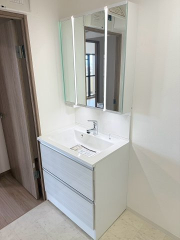 ウッディマンション森館／８Fの独立洗面台