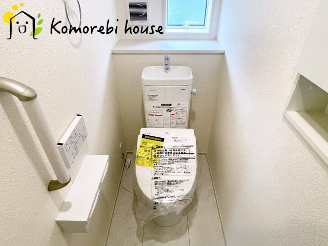 鴻巣市松原4丁目　新築一戸建て　ブルーミングガーデン　01のトイレ|トイレもきれいです